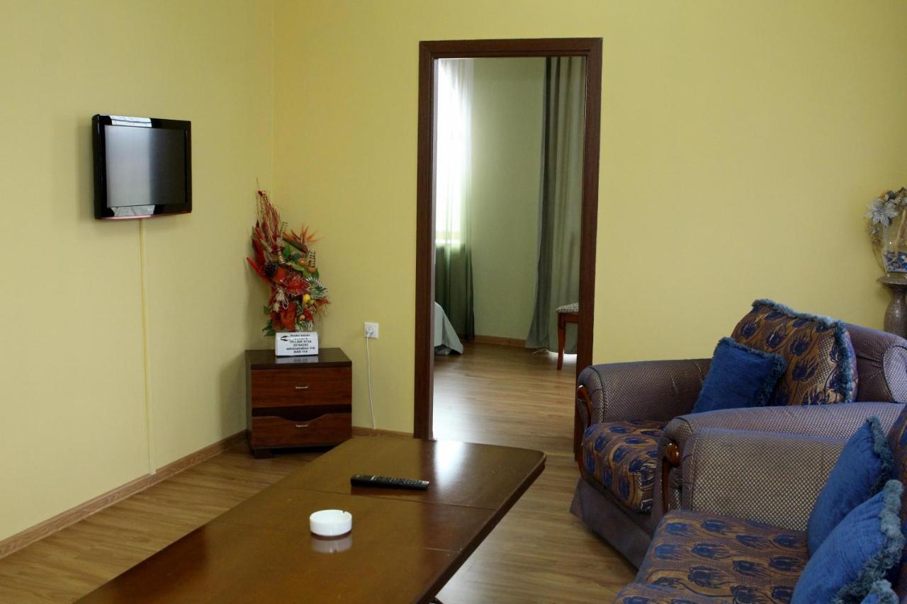 Golden Apricot Bed & Breakfast Gyumri Ngoại thất bức ảnh